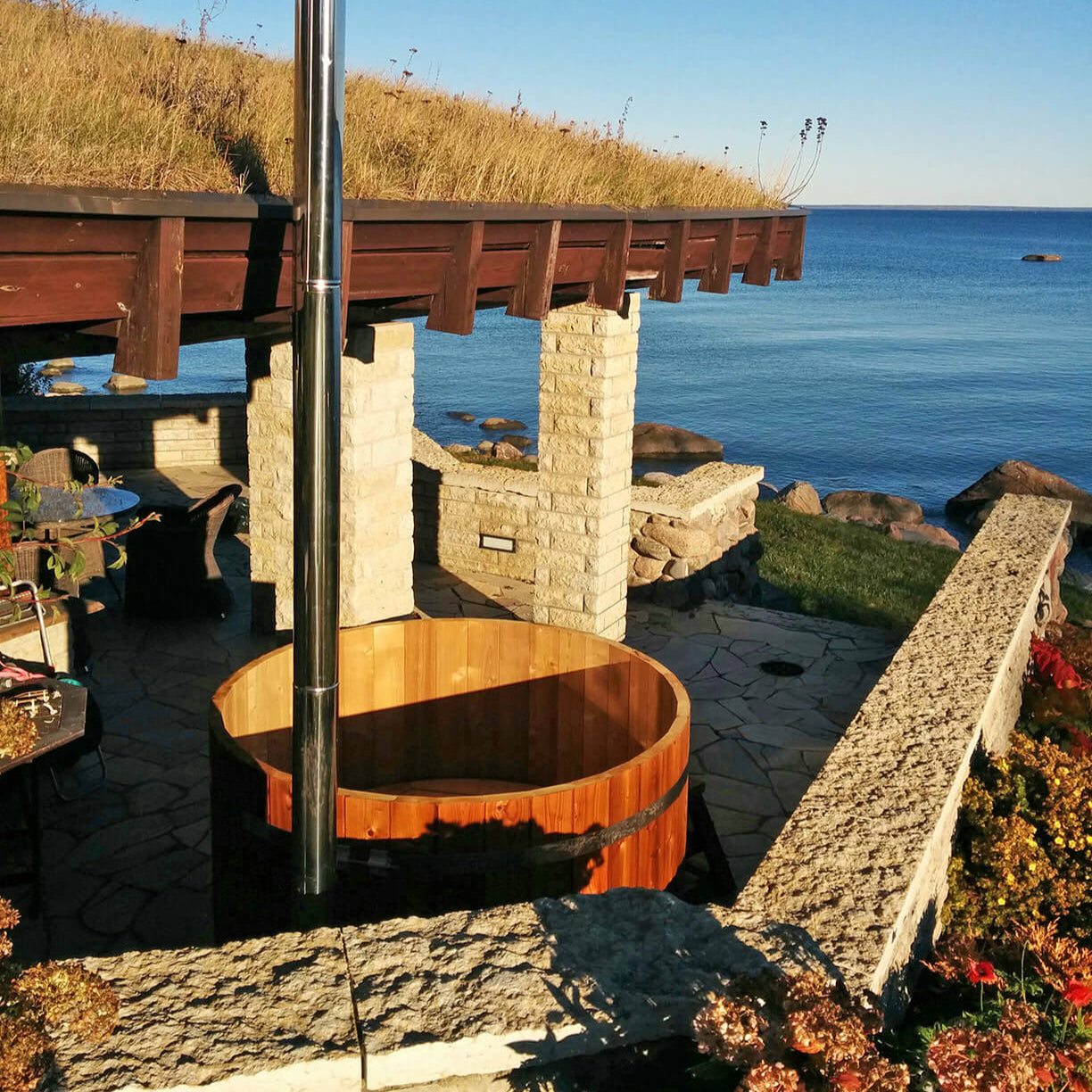 Circular Wooden Hot Tub 4 - 12 Person | Wood fired Heater | Size Customisable