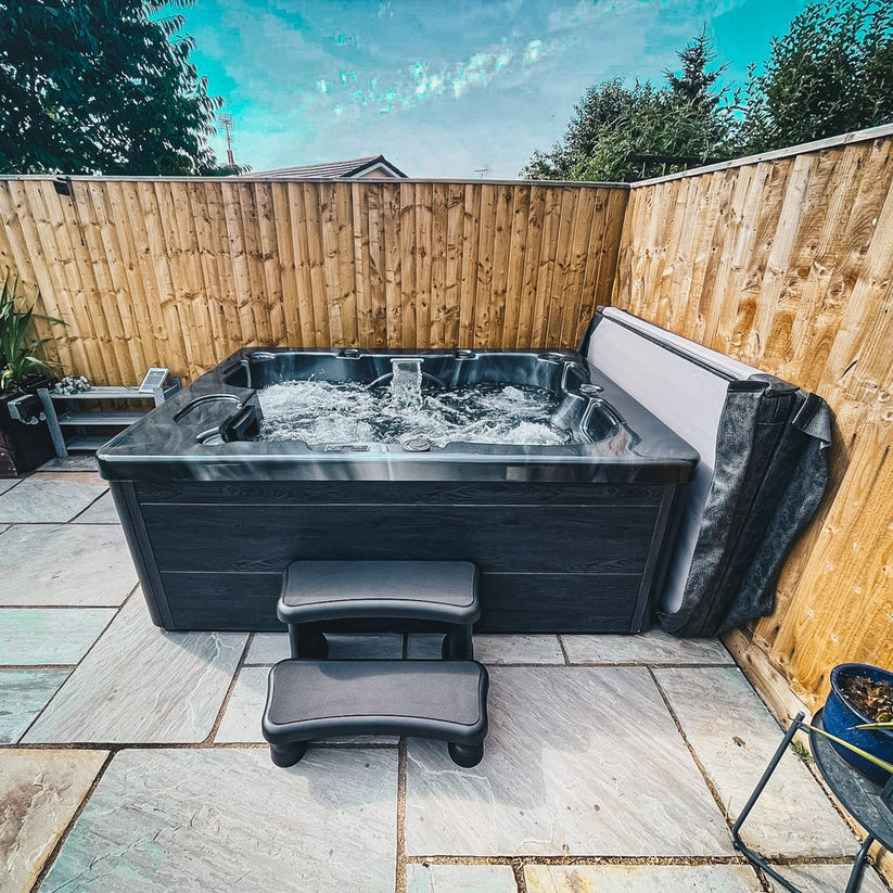 H20 500 Series 3 Person 13A Plug & Play Hot Tub