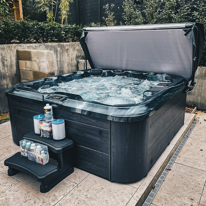 H20 7000 Series 7 Person 32 AMP Hot Tub