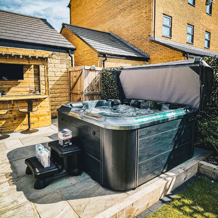 H20 4200 Series 5 Person 2 Lounger Hot Tub