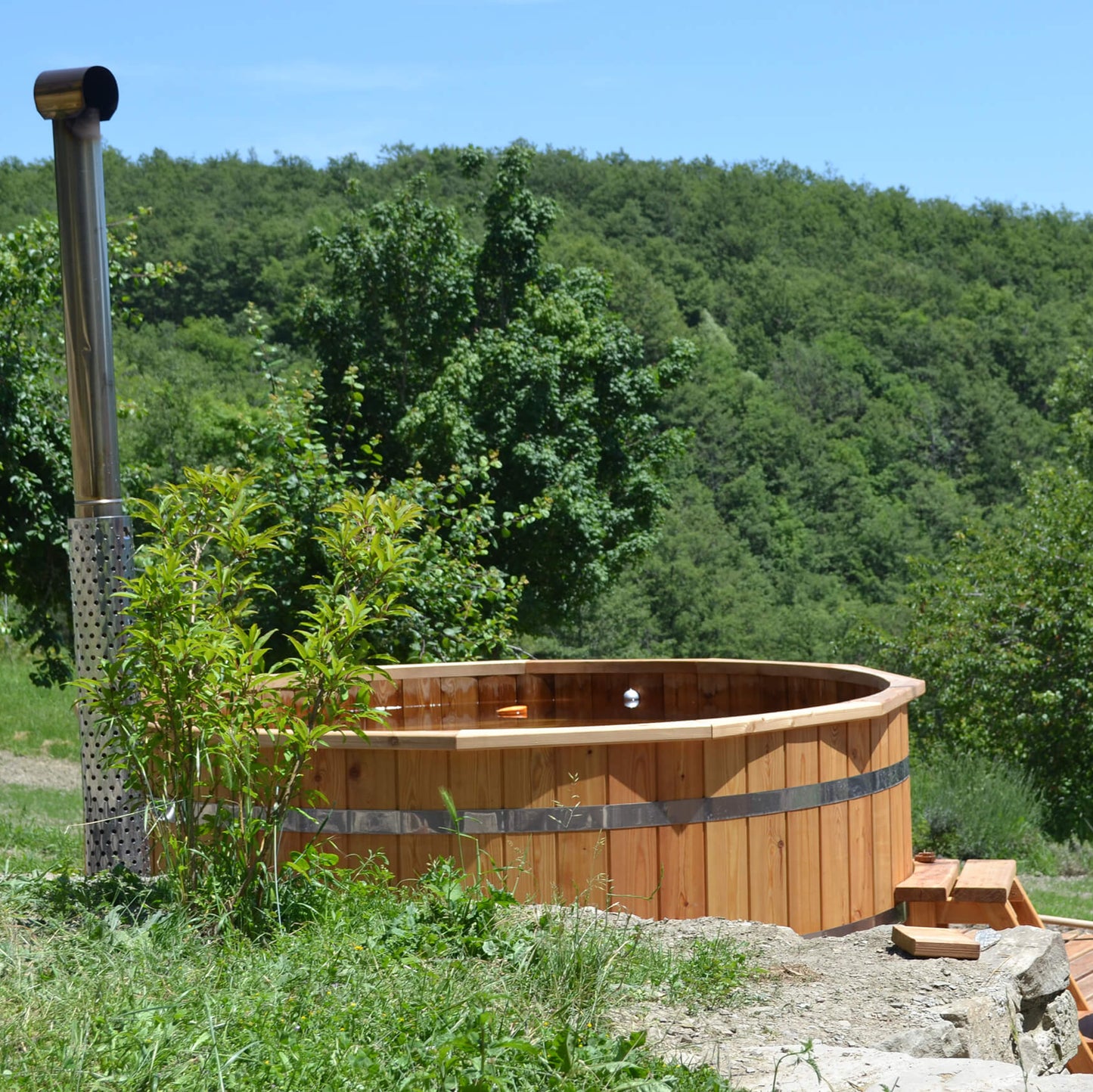 Circular Wooden Hot Tub 4 - 12 Person | Wood fired Heater | Size Customisable