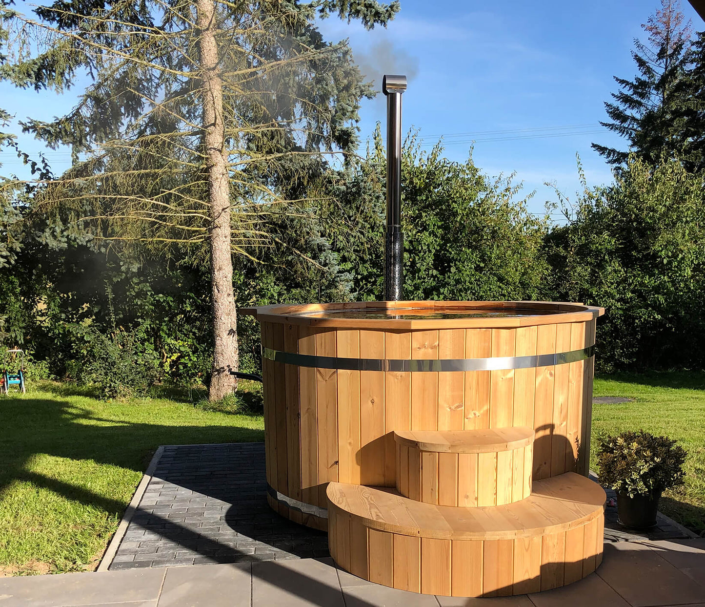 Circular Wooden Hot Tub 4 - 12 Person | Wood fired Heater | Size Customisable