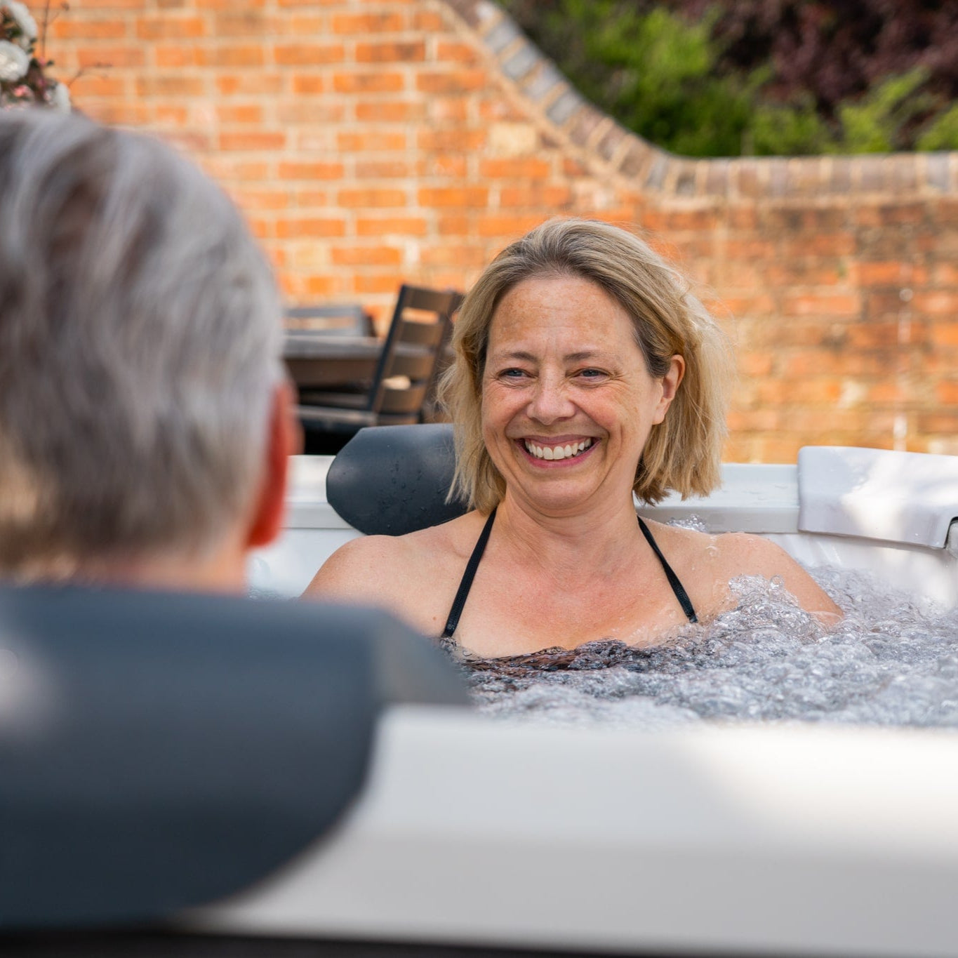 MSpa Oslo Plus 6 Person Rigid Wall Hot Tub with Hydro Jets, UVC, Ozone & LED | Plug and Play Hot Tub