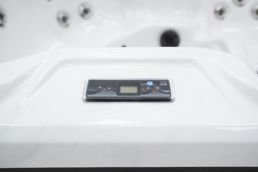 Platinum Spas 4-6 Person Hot Tub 13 Amp | Bluetooth Speakers, Ozone Water Care, 28 Jets, Lounger