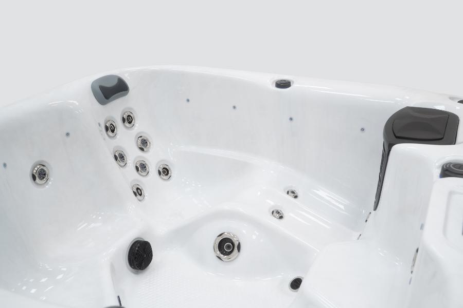 Platinum Spas 4-6 Person Hot Tub 13 Amp | Bluetooth Speakers, Ozone Water Care, 28 Jets, Lounger