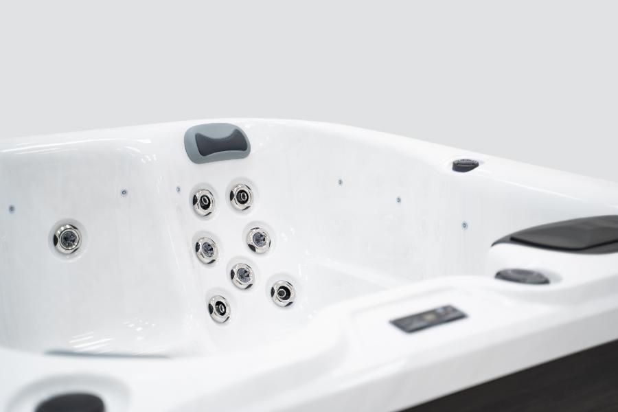 Platinum Spas 4-6 Person Hot Tub 13 Amp | Bluetooth Speakers, Ozone Water Care, 28 Jets, Lounger