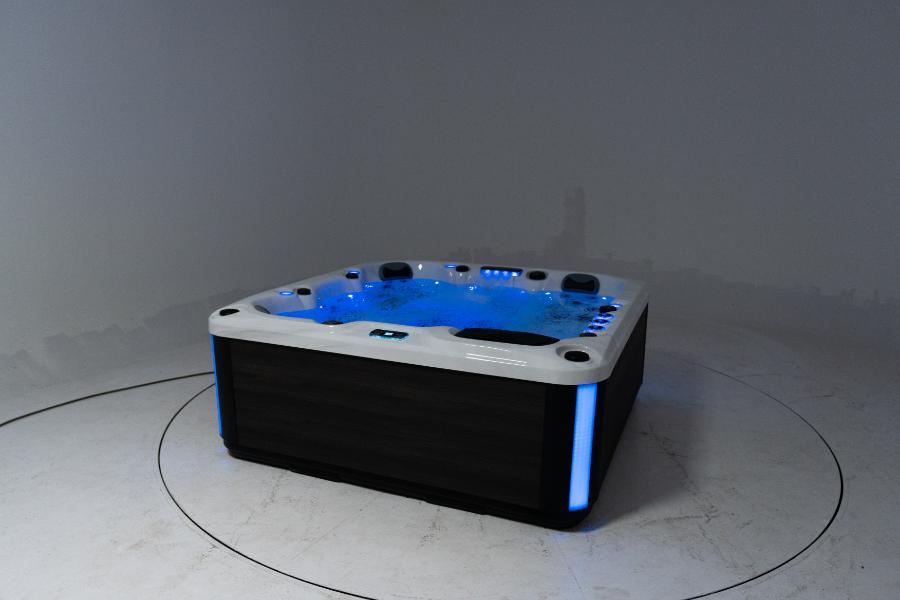 Platinum Spas 4-6 Person Hot Tub 32 Amp | Bluetooth Speakers, Ozone Water Care, 59 Jets, Lounger