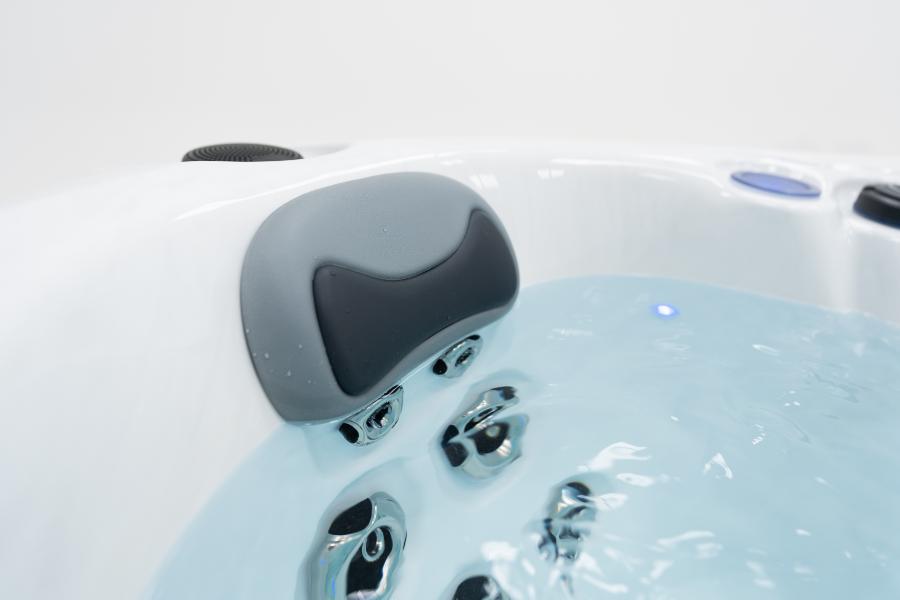 Platinum Spas 4-6 Person Hot Tub 32 Amp | Bluetooth Speakers, Ozone Water Care, 59 Jets, Lounger