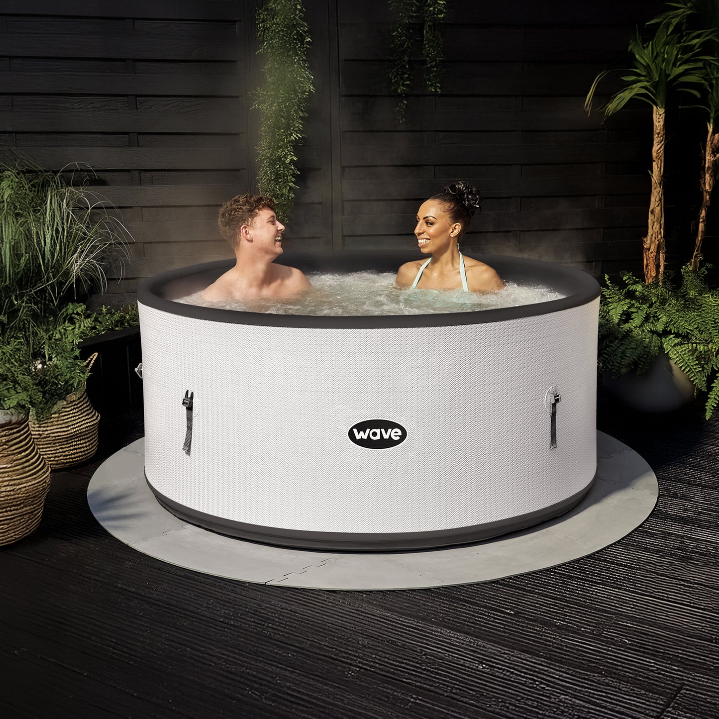 Wave Ontario 4-6 Person Round Drop Stitch Hot Tub