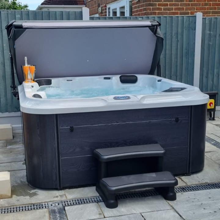 H20 4200 Series 5 Person 2 Lounger Hot Tub