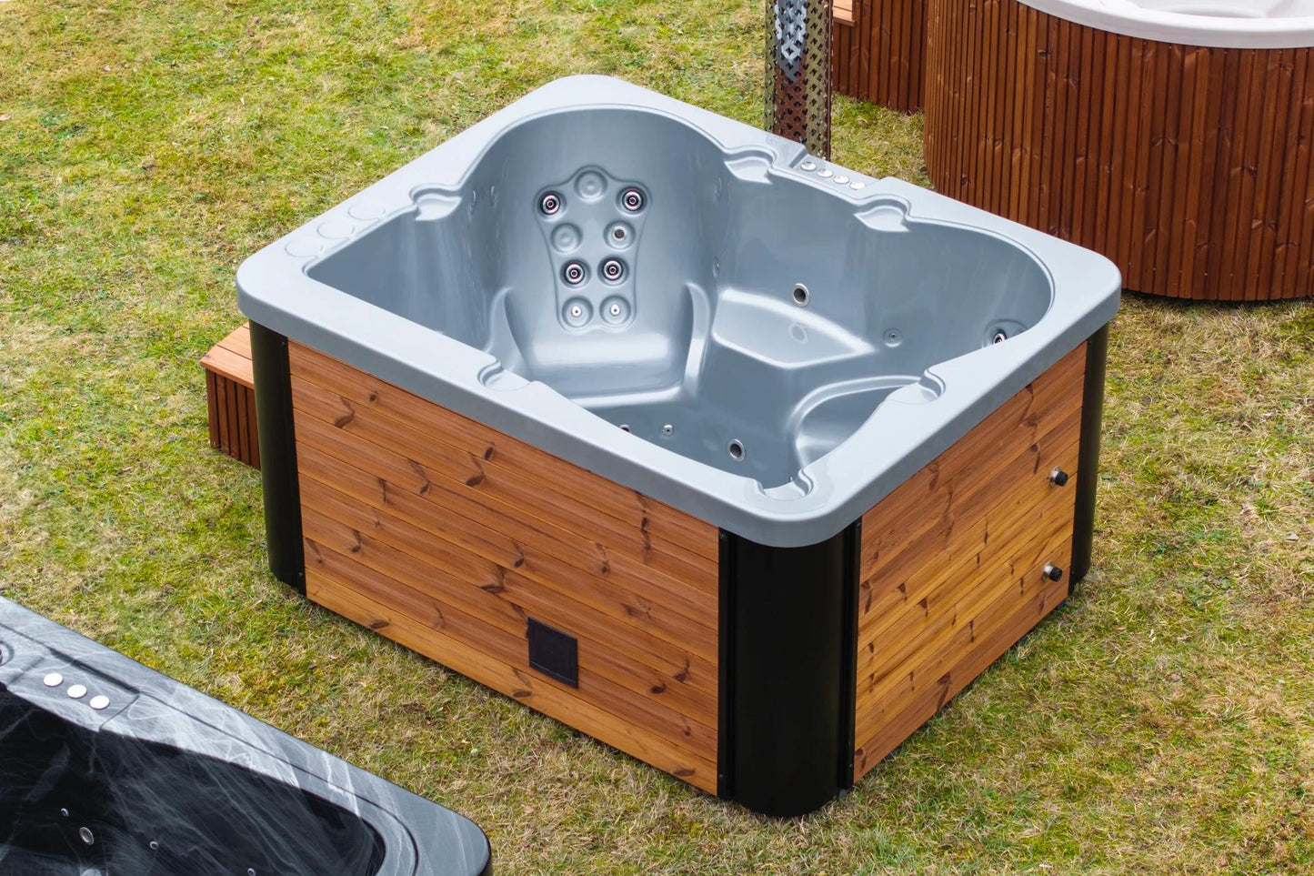 Eco Leva Wood-Fired Hot Tub for 2-3 People Quattro, Square | Spruce, Thermowood Outdoor Spa with Built-In Heater