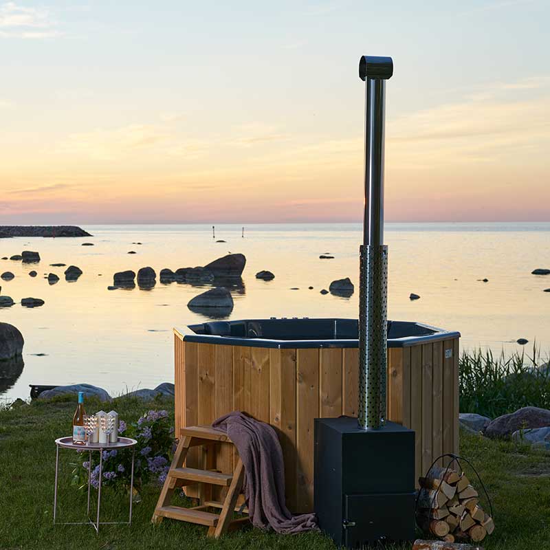 Baltresto Octa Wood-Fired Fibreglass Hot Tub 6 Person
