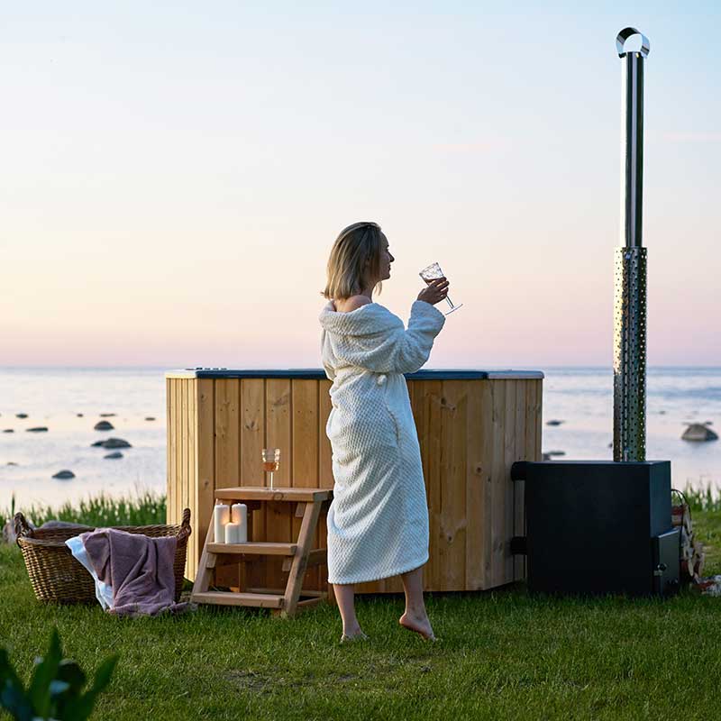 Baltresto Octa Wood-Fired Fibreglass Hot Tub 6 Person
