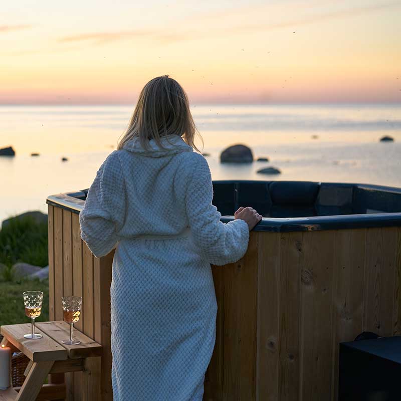 Baltresto Octa Wood-Fired Fibreglass Hot Tub 6 Person