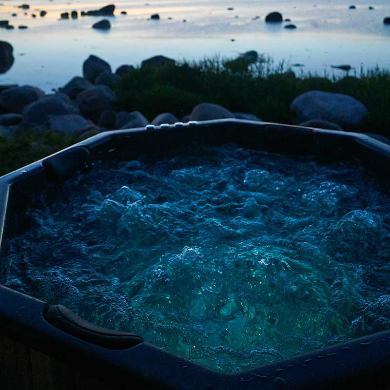 Baltresto Octa Wood-Fired Fibreglass Hot Tub 6 Person