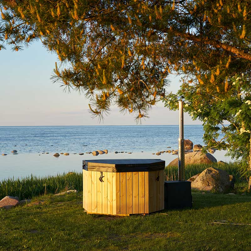 Baltresto Octa Wood-Fired Fibreglass Hot Tub 6 Person