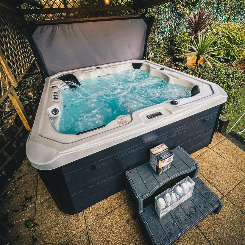 H20 Retreat Bay XL 6 person 32 AMP Hot Tub
