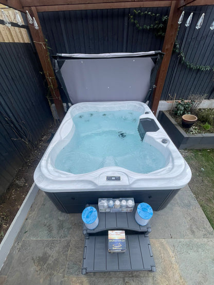 H20 2000 Series 4-5 Person 13A Plug and Play Hot Tub