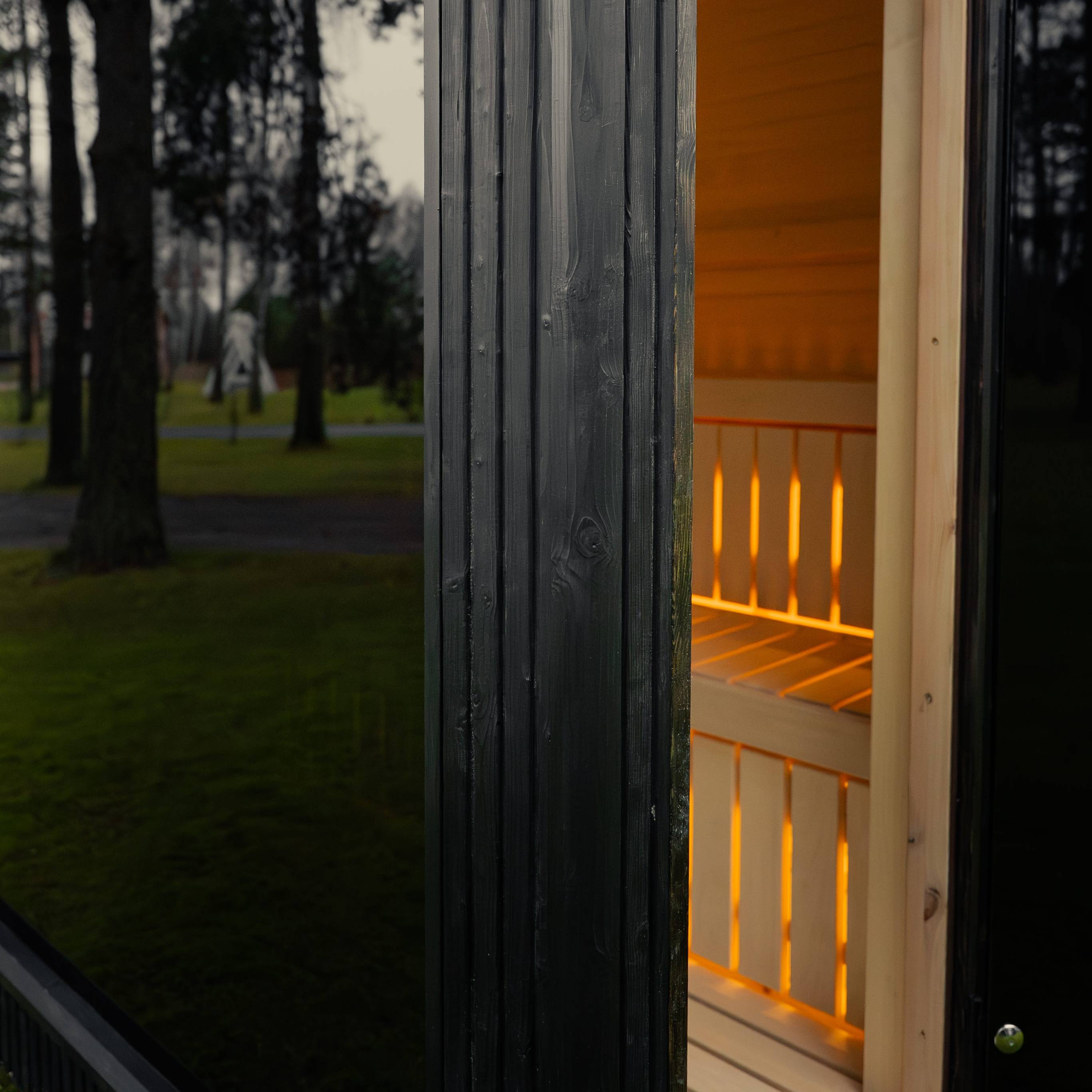 Celsium Wellness Jonas Classic 4 Person Square Traditional Sauna