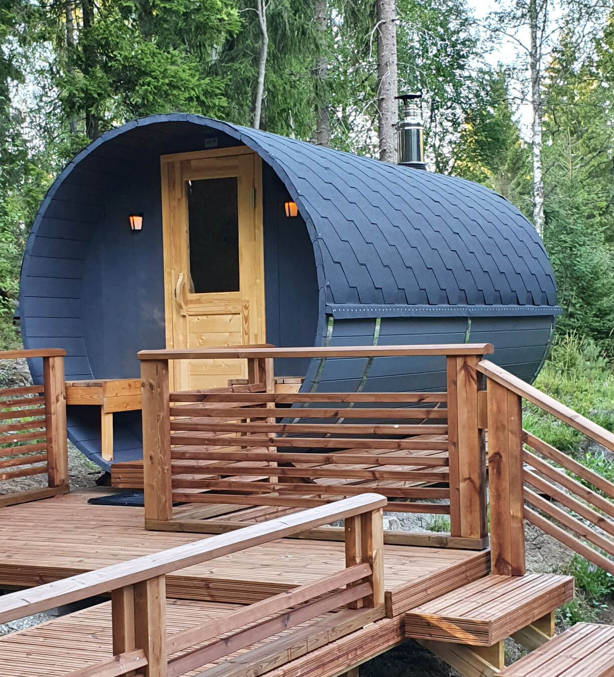 Outdoor 4 Person Barrel Sauna With Changing Room And Outside Seating