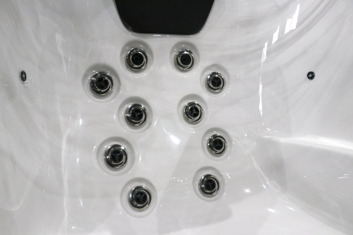 H20 500 Series 3 Person 13A Plug & Play Hot Tub