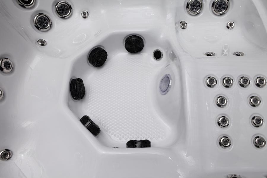 Platinum Spas 4-6 Person Hot Tub 32 Amp | Bluetooth Speakers, Ozone Water Care, 59 Jets, Lounger