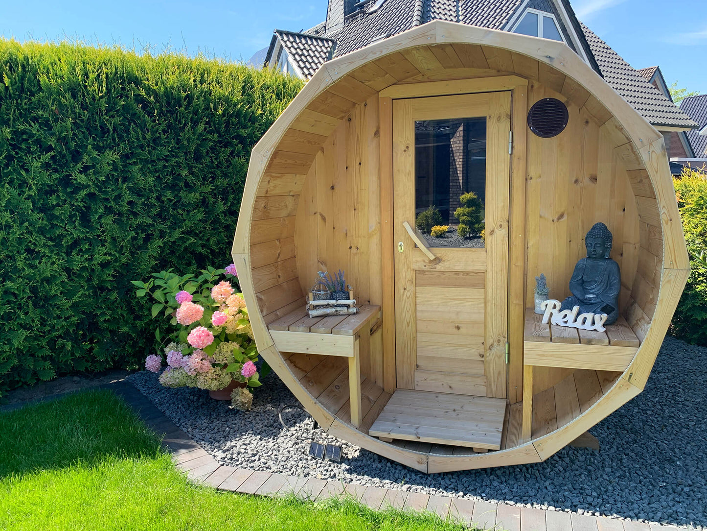 Outdoor 4 Person Barrel Sauna With Changing Room And Outside Seating
