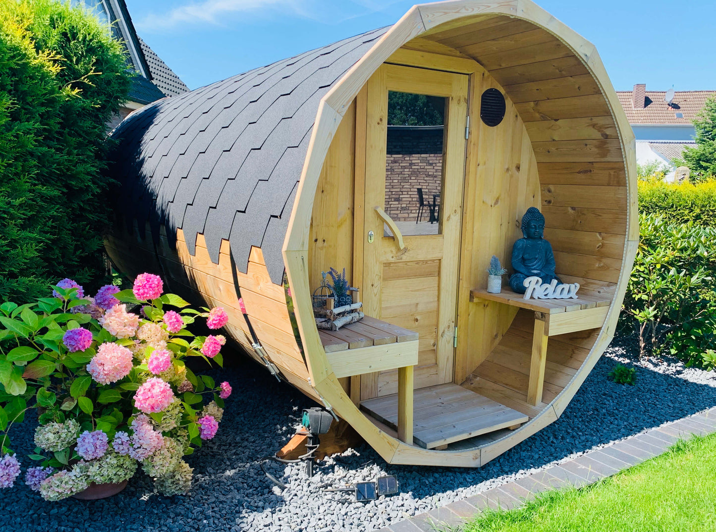 Outdoor 4 Person Barrel Sauna With Changing Room And Outside Seating