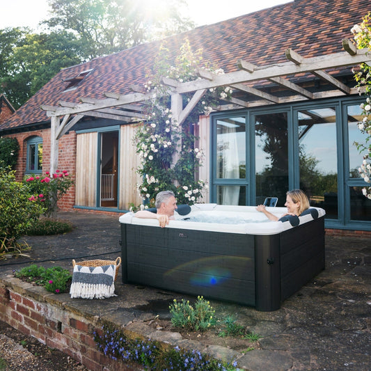 MSpa Oslo Plus 6 Person Rigid Wall Hot Tub with Hydro Jets, UVC, Ozone & LED | Plug and Play Hot Tub