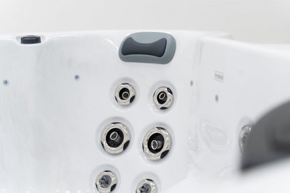 Oasis XL 6-7 Person Hot Tub 13 Amp | Bluetooth Speakers, Ozone Water Care, 25 Jets