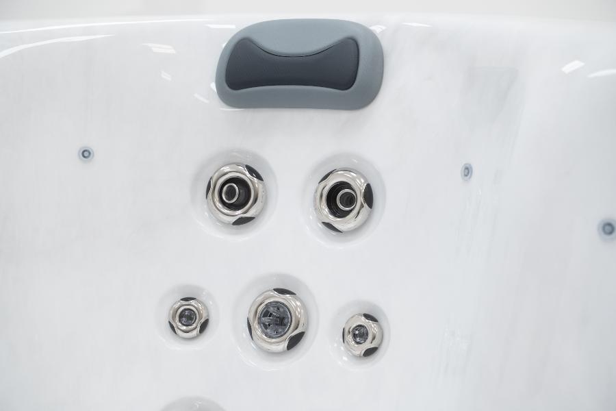Platinum Spas 4-6 Person Hot Tub 13 Amp | Bluetooth Speakers, Ozone Water Care, 28 Jets, Lounger