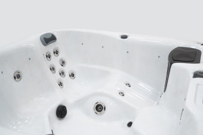 Horizon 4-6 Person Hot Tub 13 Amp | Bluetooth Speakers, Ozone Water Care, 28 Jets, Lounger
