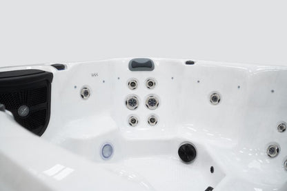 Horizon 4-6 Person Hot Tub 13 Amp | Bluetooth Speakers, Ozone Water Care, 28 Jets, Lounger