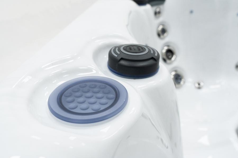Platinum Spas 4-6 Person Hot Tub 32 Amp | Bluetooth Speakers, Ozone Water Care, 59 Jets, Lounger