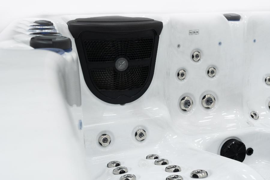 Platinum Spas 4-6 Person Hot Tub 32 Amp | Bluetooth Speakers, Ozone Water Care, 59 Jets, Lounger