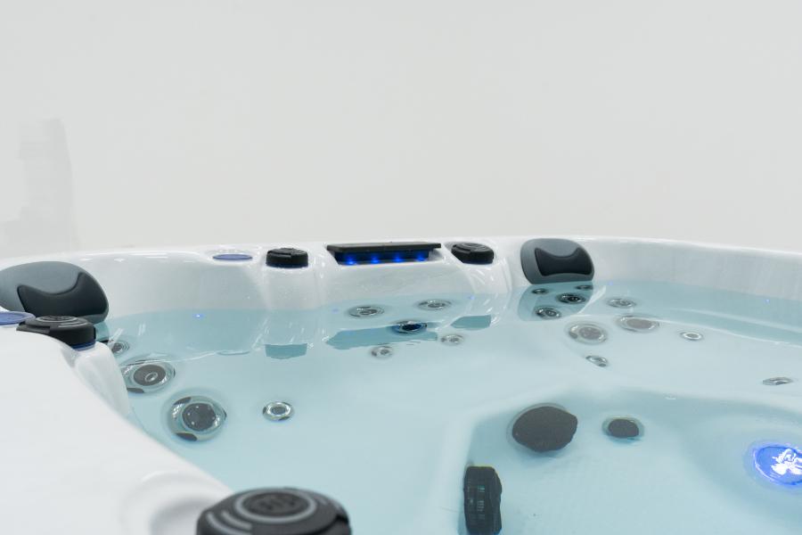 Platinum Spas 4-6 Person Hot Tub 32 Amp | Bluetooth Speakers, Ozone Water Care, 59 Jets, Lounger