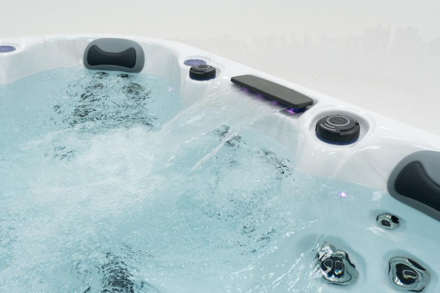 Platinum Spas 4-6 Person Hot Tub 32 Amp | Bluetooth Speakers, Ozone Water Care, 59 Jets, Lounger