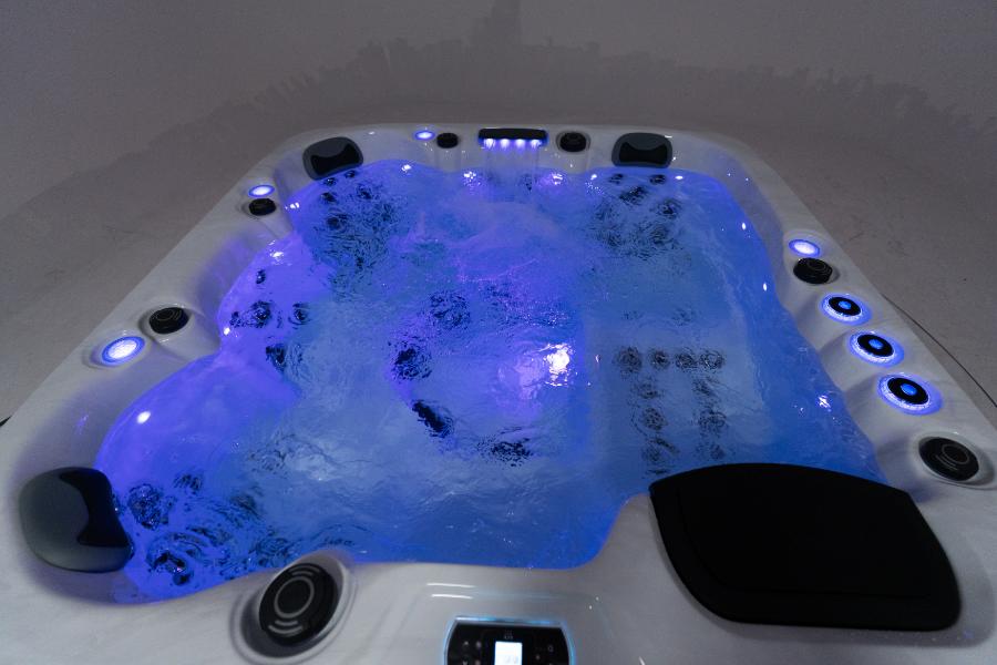 Platinum Spas 4-6 Person Hot Tub 32 Amp | Bluetooth Speakers, Ozone Water Care, 59 Jets, Lounger