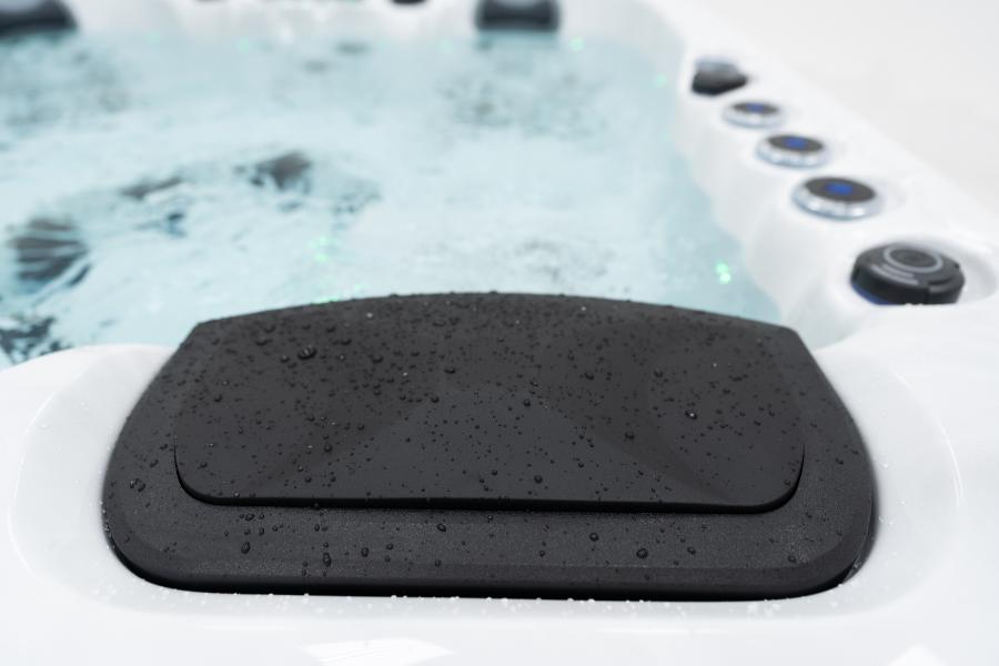Platinum Spas 4-6 Person Hot Tub 32 Amp | Bluetooth Speakers, Ozone Water Care, 59 Jets, Lounger