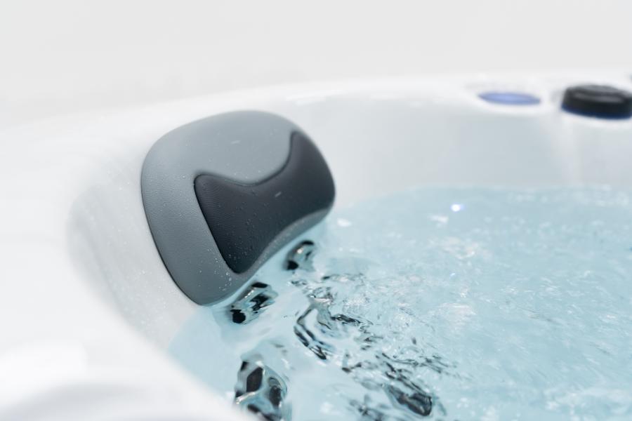 Platinum Spas 4-6 Person Hot Tub 32 Amp | Bluetooth Speakers, Ozone Water Care, 59 Jets, Lounger