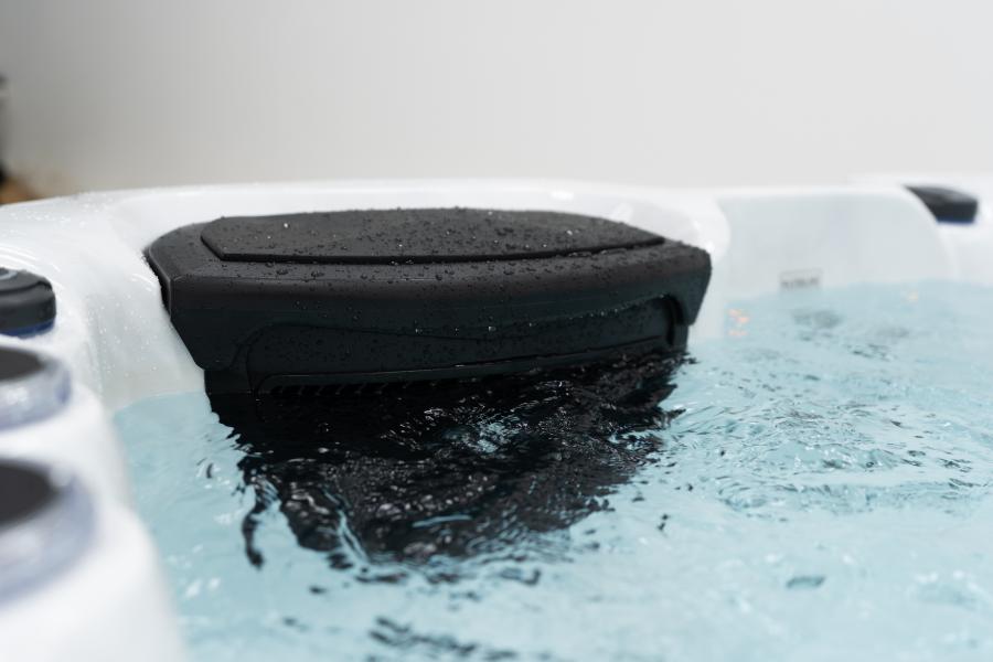 Platinum Spas 4-6 Person Hot Tub 32 Amp | Bluetooth Speakers, Ozone Water Care, 59 Jets, Lounger