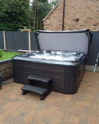 H20 6000 Series 6 Person 32 AMP Hot Tub