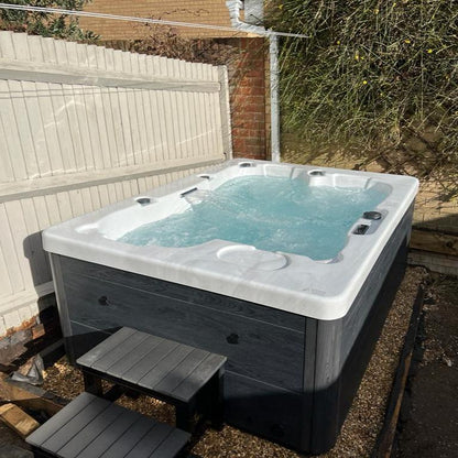 H20 500 Series 3 Person 13A Plug & Play Hot Tub