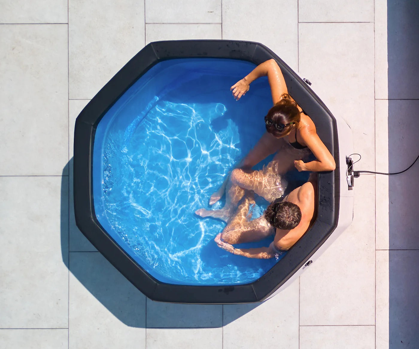 The Como Echo Foam Hot Tub With Built in Integrated heater Plug and Play
