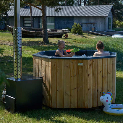 Baltresto Octa Wood-Fired Fibreglass Hot Tub 5-6 Person