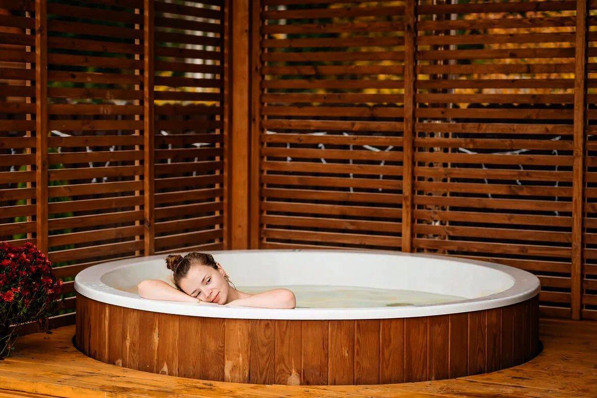 Polar Spa Comfort Family 220 Wood Fired 40kW External Stove 6-8 Person Hot Tub