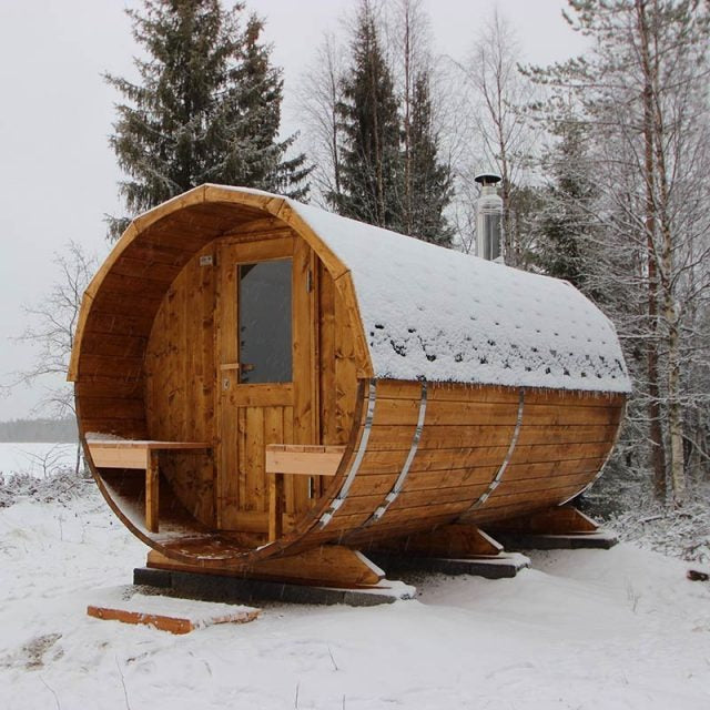 Outdoor 4 Person Barrel Sauna With Changing Room And Outside Seating